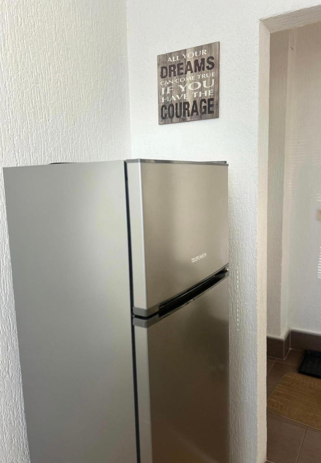 Cinema Vardar Apartment Szkopje Kültér fotó